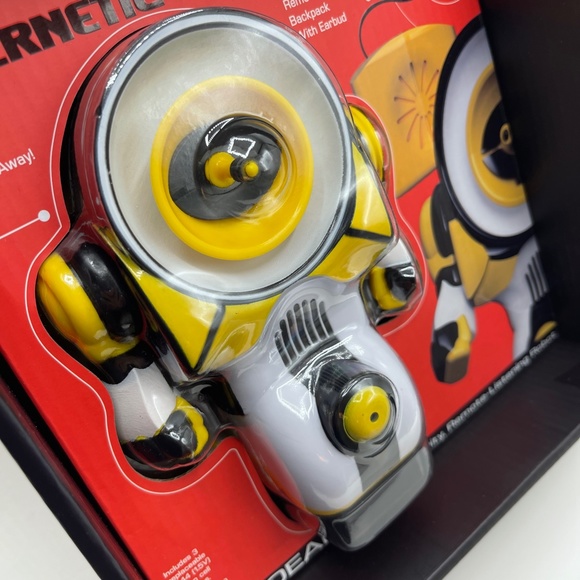 SPYBOTS Cybernetic Security Robots ROBOEAR Yellow Remote Listening Robot NEW - Picture 2 of 7
